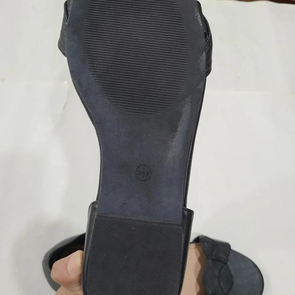 Torrid Faux Leather Woven Peep Toe Slip On Sandal Flats in Black 10.5W - Picture 4 of 6